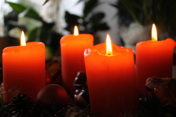 Free Christmas Wallpapers and Background Images with 19 more Candle ...